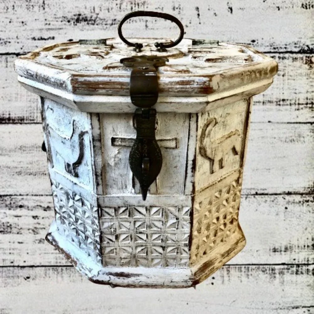 Vintage Wood Storage Box Hand Carved ANIMALS Folk Art Hinged Lid Rustic